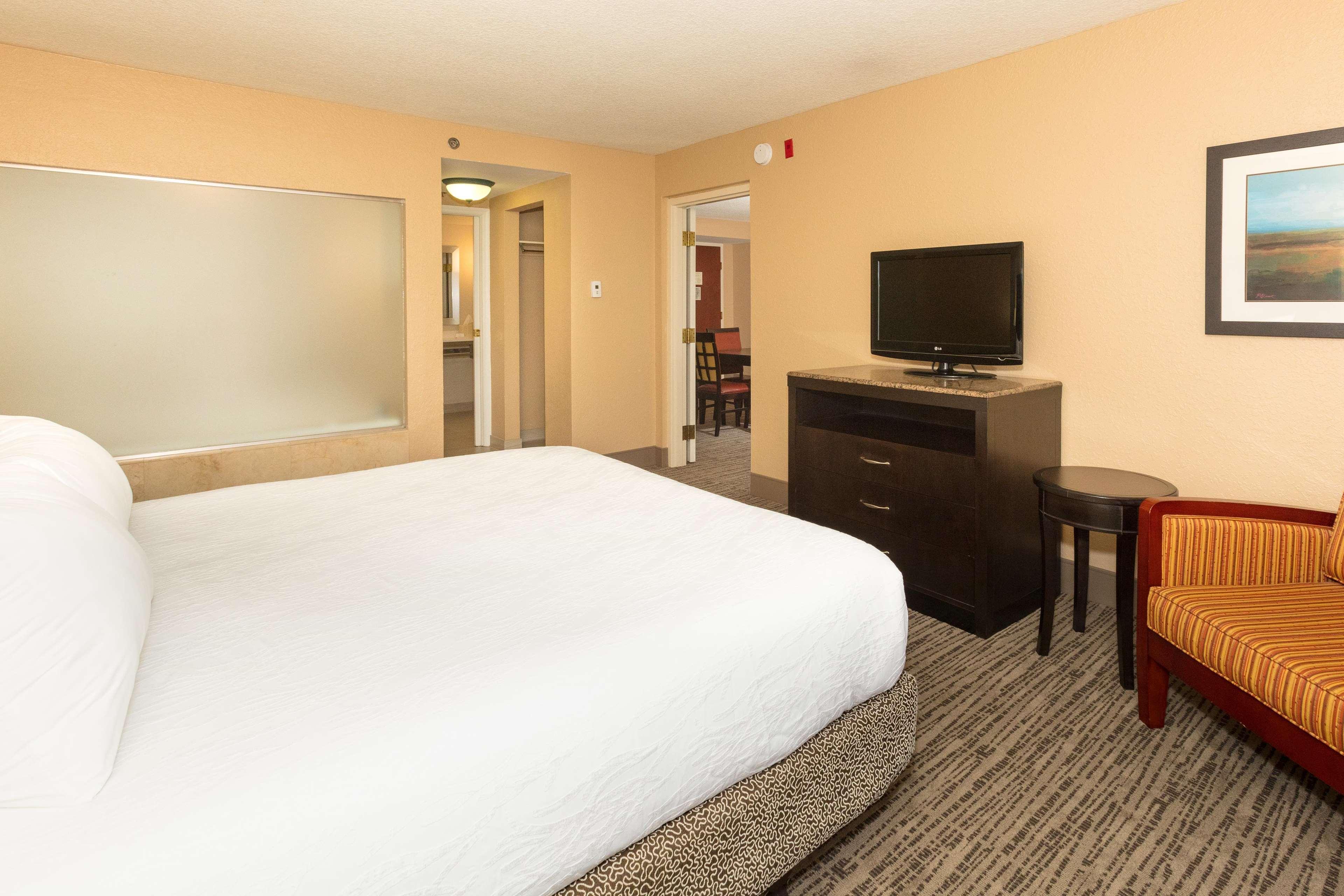 Hilton Garden Inn Jacksonville Airport Exterior photo