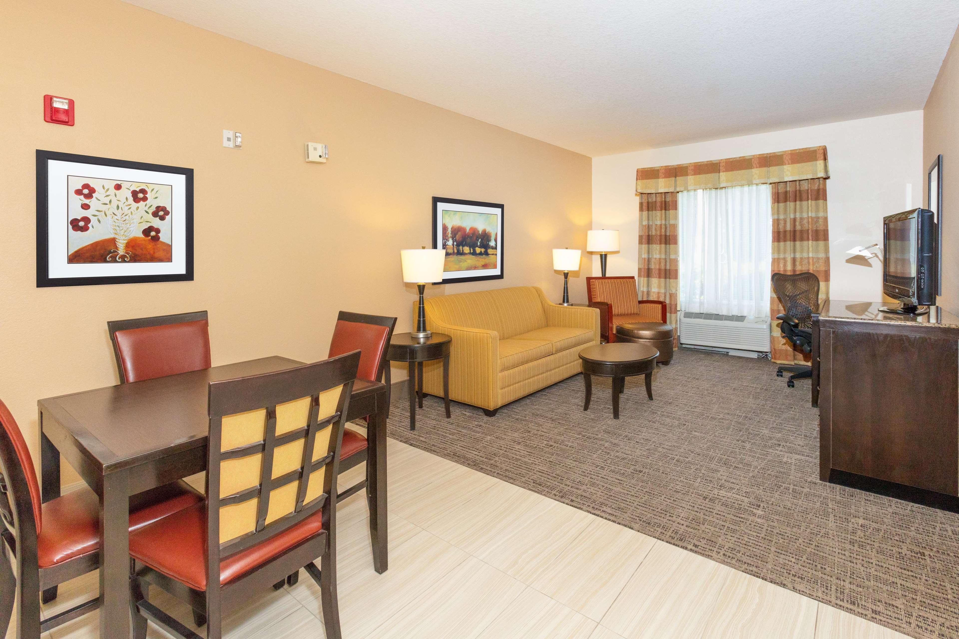 Hilton Garden Inn Jacksonville Airport Exterior photo