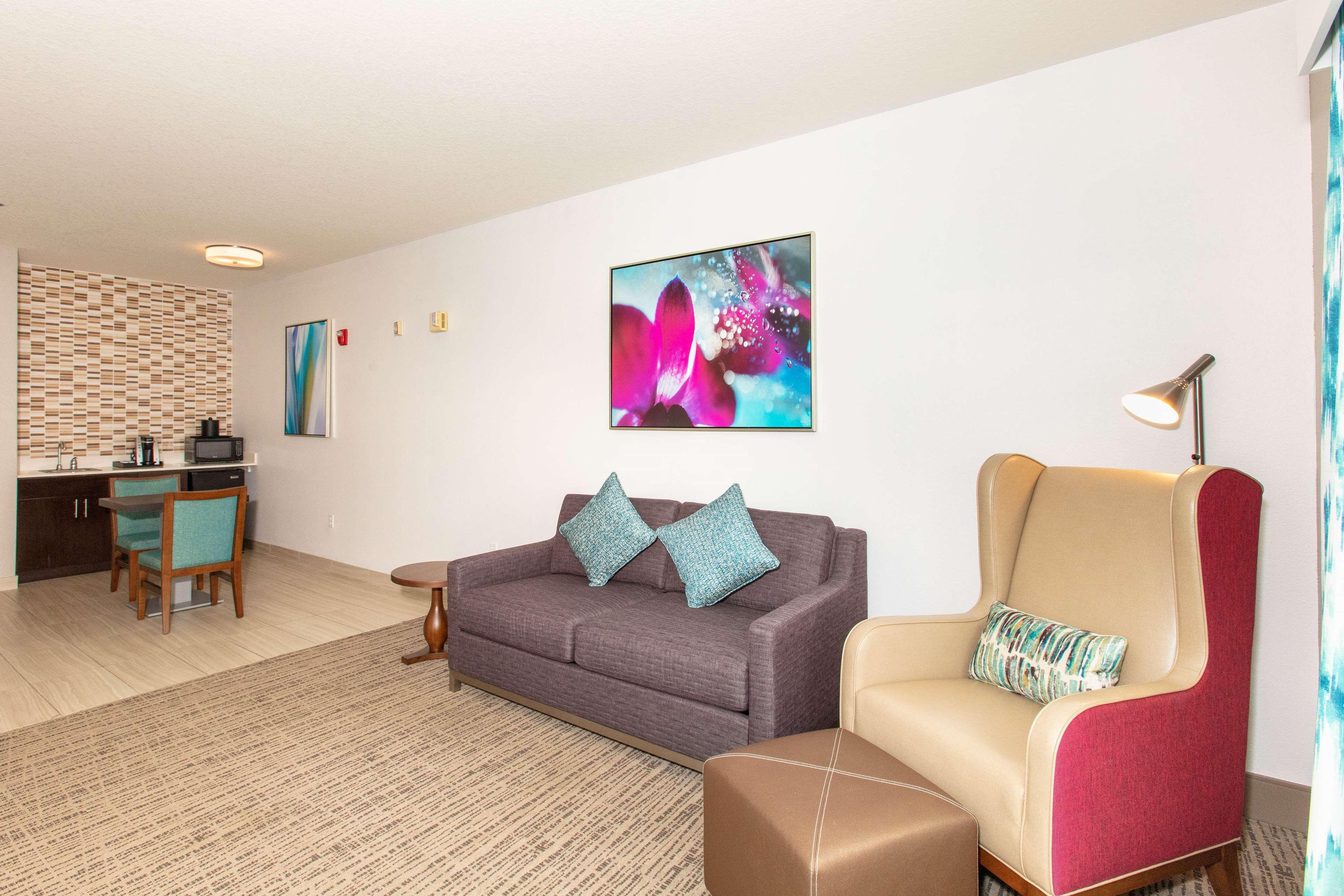 Hilton Garden Inn Jacksonville Airport Exterior photo