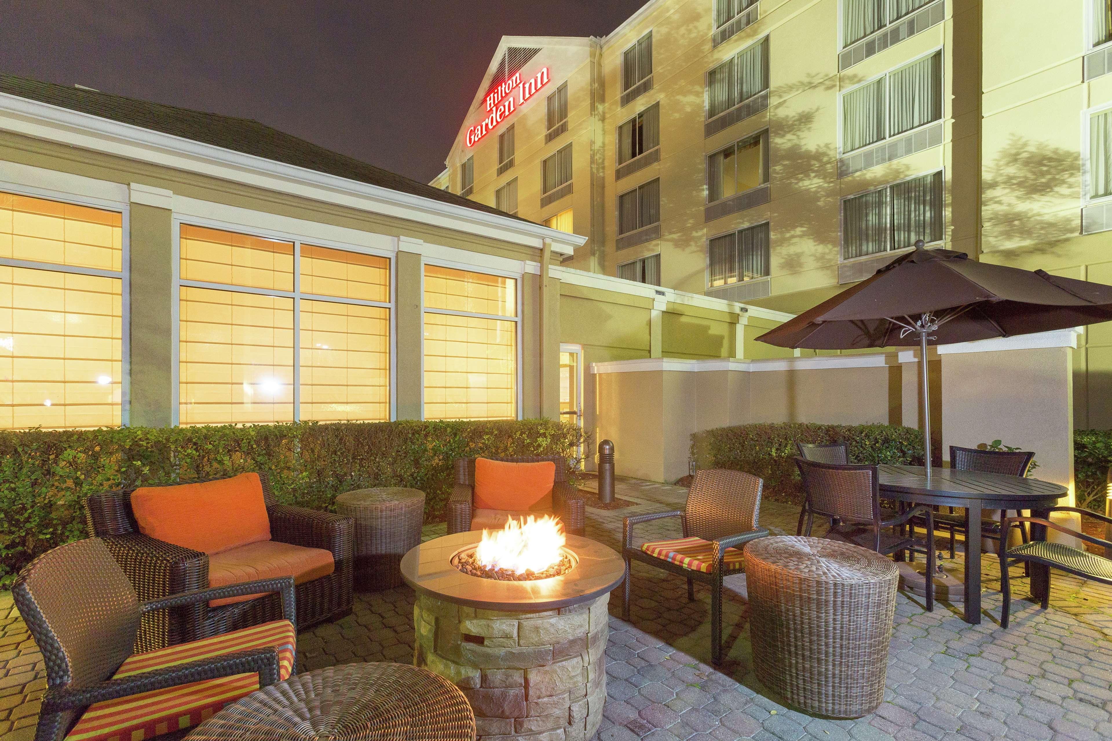 Hilton Garden Inn Jacksonville Airport Exterior photo