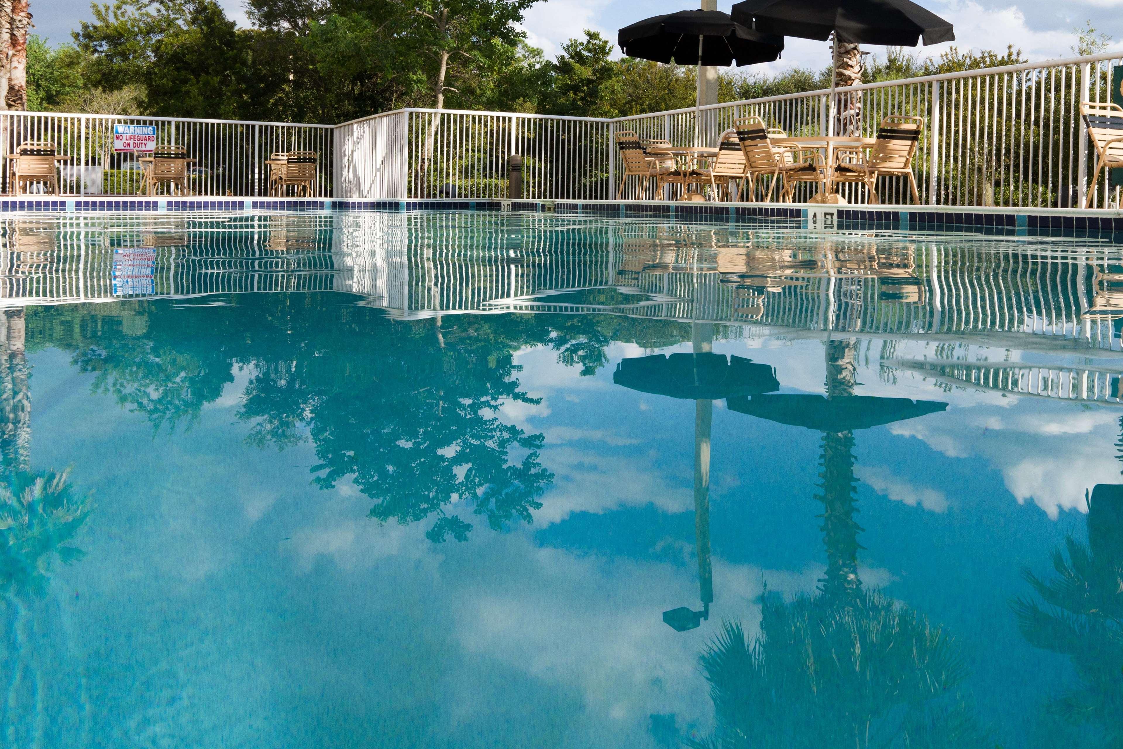 Hilton Garden Inn Jacksonville Airport Exterior photo